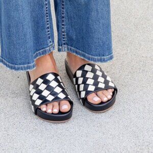 NEW BEEK Made In Mexico Leather Pelican Woven women Sandals in egg/black 925 7t3